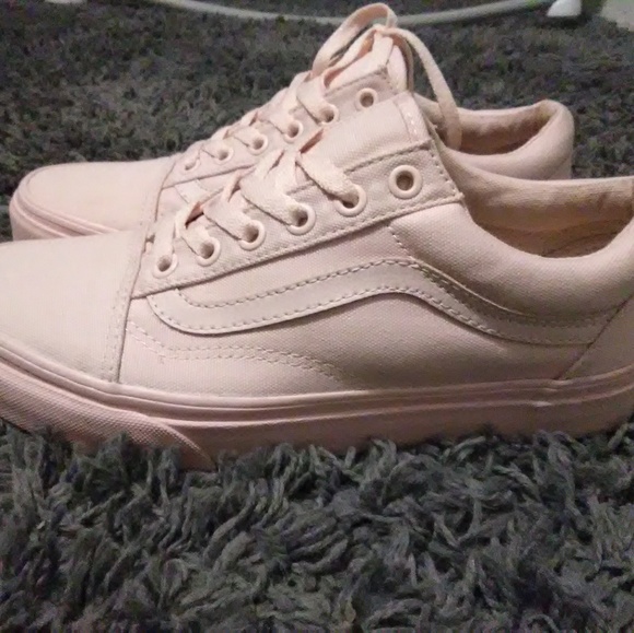 Vans - Picture 4 of 5